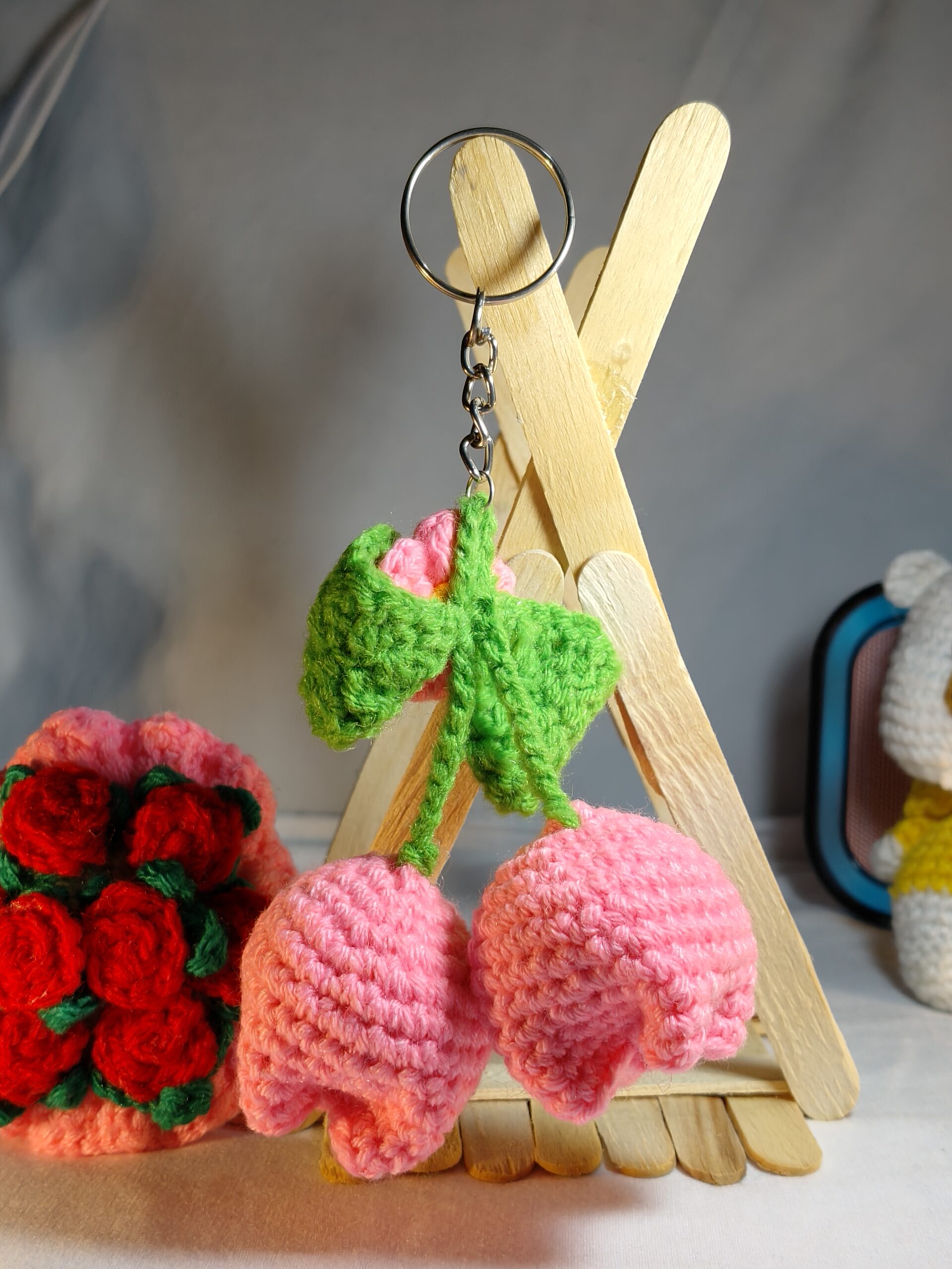 Loops And Knots Blossom Charm Tulip Keychain